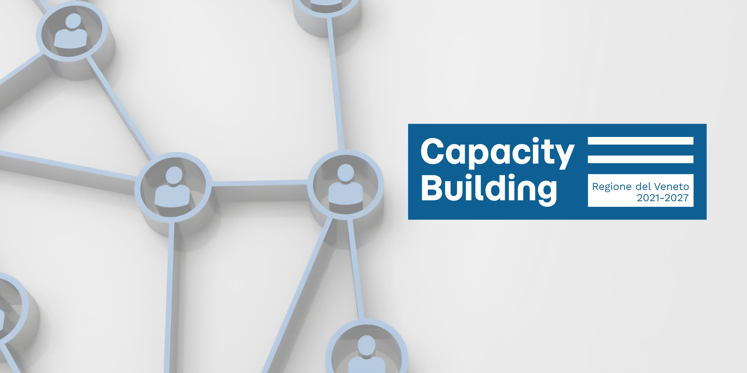 Rete persone connesse e logo del progetto Capacity Building della Regione del Veneto